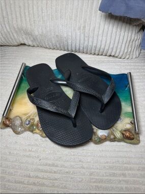 Havaianas Black Flip Flops - Classic Rubber Thong Sandals